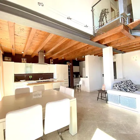 Apartment Mit Privatem Garten Und Schoener Aussicht Moniga del Garda
