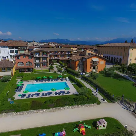 Mit Privatem Garten Und Schoener Aussicht