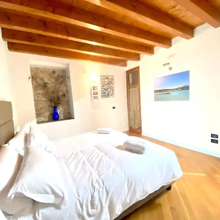 Mit Privatem Garten Und Schoener Aussicht * Moniga del Garda