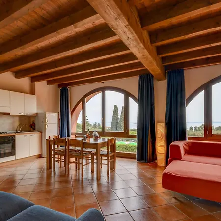 Mit Privatem Garten Und Schoener Aussicht * Moniga del Garda