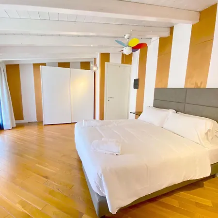 Mit Privatem Garten Und Schoener Aussicht 아파트 *