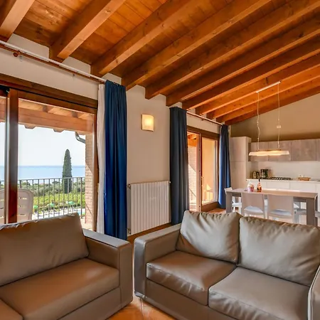 Mit Privatem Garten Und Schoener Aussicht Moniga del Garda
